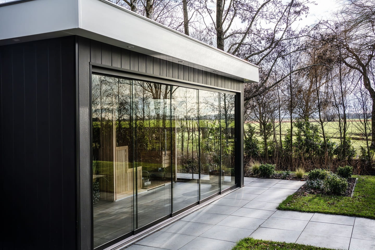 Schiebewand als Bausatz für Pavillon eingesetzt