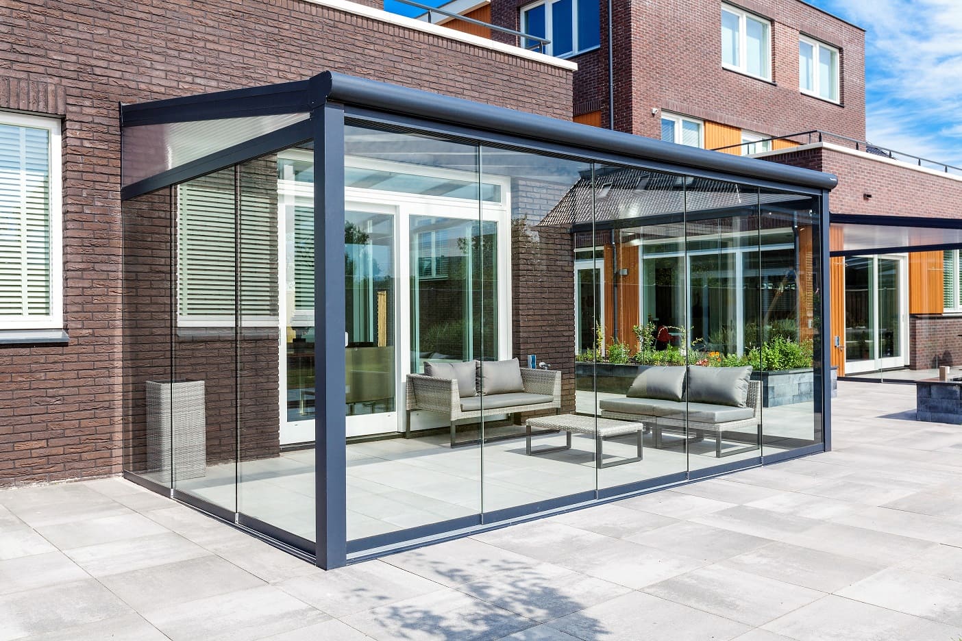 Gartenzimmer mit Schiebewaenden seitlich und vorne