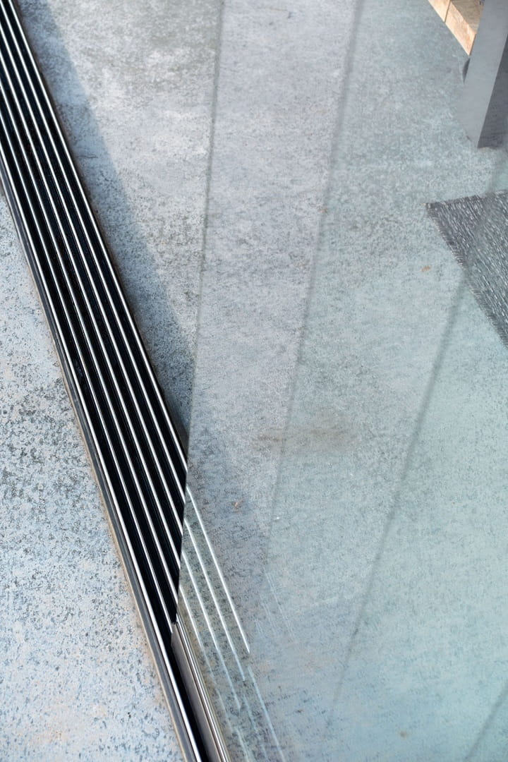 Bodenschiene Glasschiebewand mit sieben Spuren