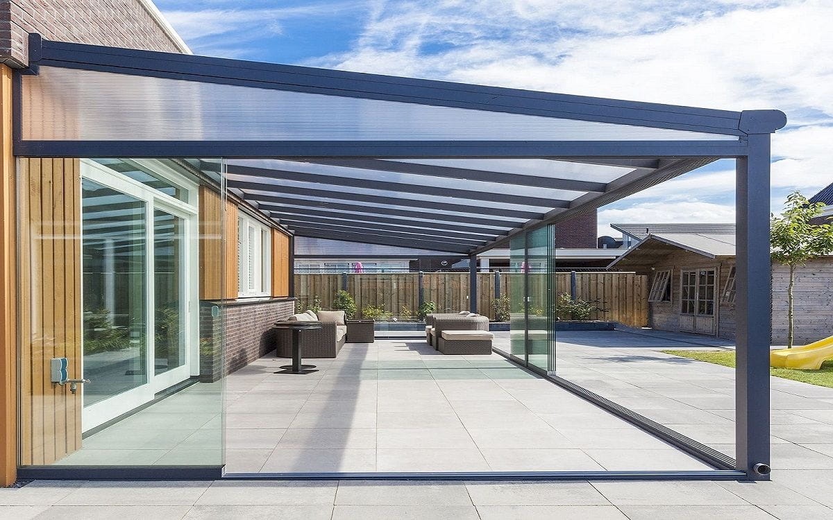 Sommergarten mit Polycarbonat-Dach